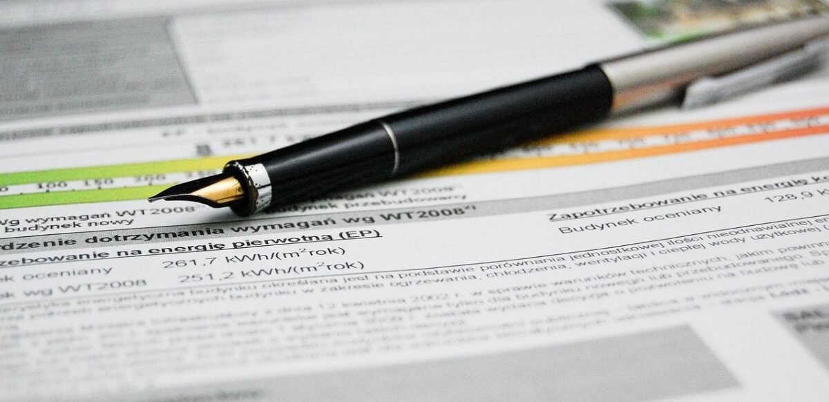 Ilustrasi fotokopi sertifikat rumah. Simak Apakah fotokopi sertifikat rumah bisa disalahgunakan? Ketahui risiko, cara aman, dan fakta hukum soal fotokopi sertifikat rumah. (Pixabay/Jarmoluk)